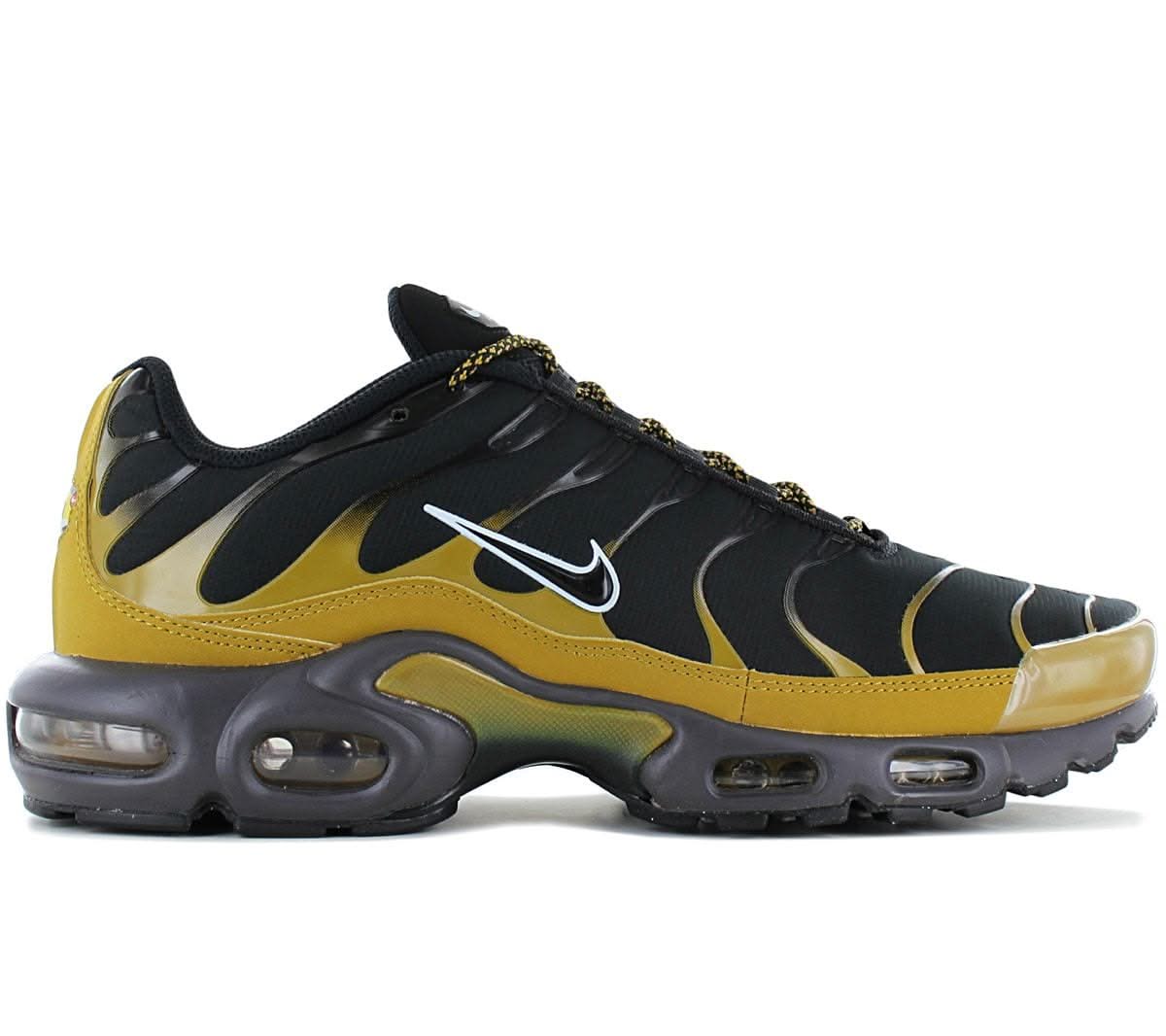nike airmax plus black and gold