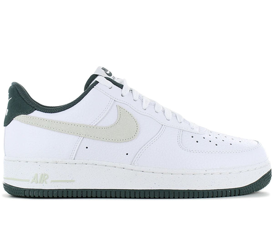 NIKE AIR FORCE 1 07 LV8